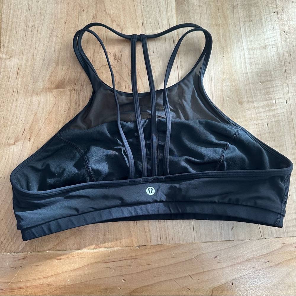 Lululemon sports bra